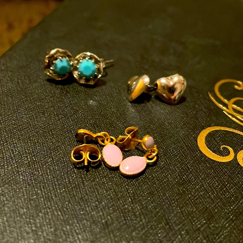 Assorted earrings! (You choose)